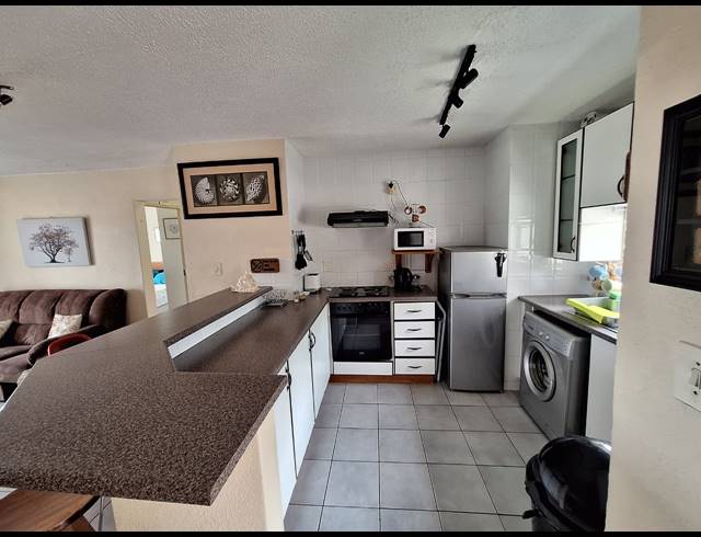 2 BEDROOM APARTMENT FOR SALE IN UVONGO